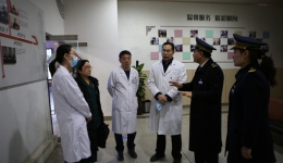 院领导赴济南站看望“爱心医疗急救站”值班人员