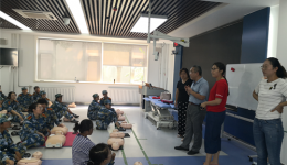 我院急诊科助力新生“临床技能实训第一课”
