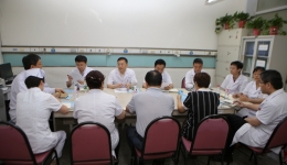 院长徐云生到消化中心进行行政查房