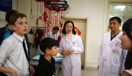 澳大利亚“中华文化体验之旅”师生团参观访问我院康复医学科