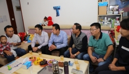 医院走访慰问对口支援和扶贫干部