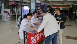 我院激光美容科举办脱发义诊活动