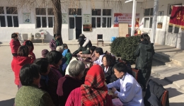我院医技党支部开展“主题党日活动”赴章丘曹范镇没口村扶贫义诊