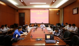 医院机关团支部举办“喜迎党代会 青春展风采”主题活动专题团课