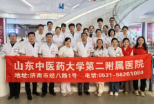 公益义诊惠民生——我院参加“手造中医市集”活动